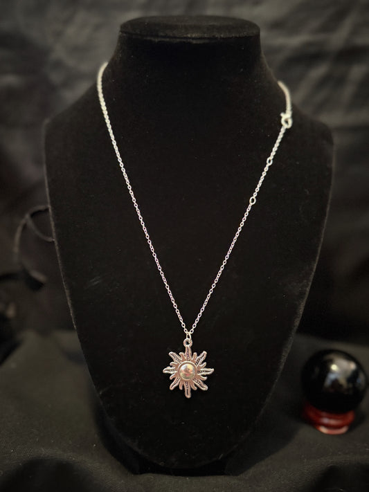 Sun pendant necklace ☀️